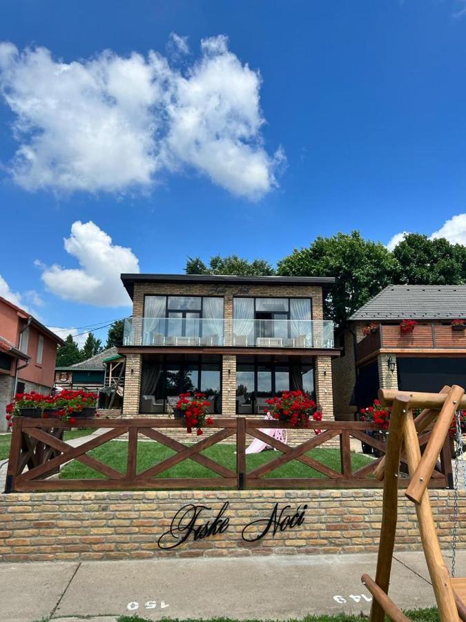 Apartmani Tiske Noci Bečej Extérieur photo