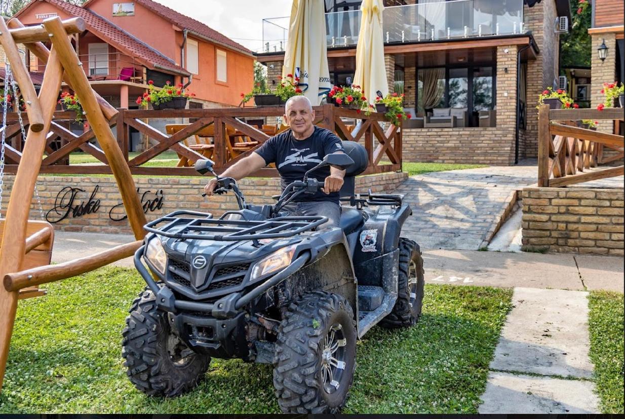 Apartmani Tiske Noci Bečej Extérieur photo
